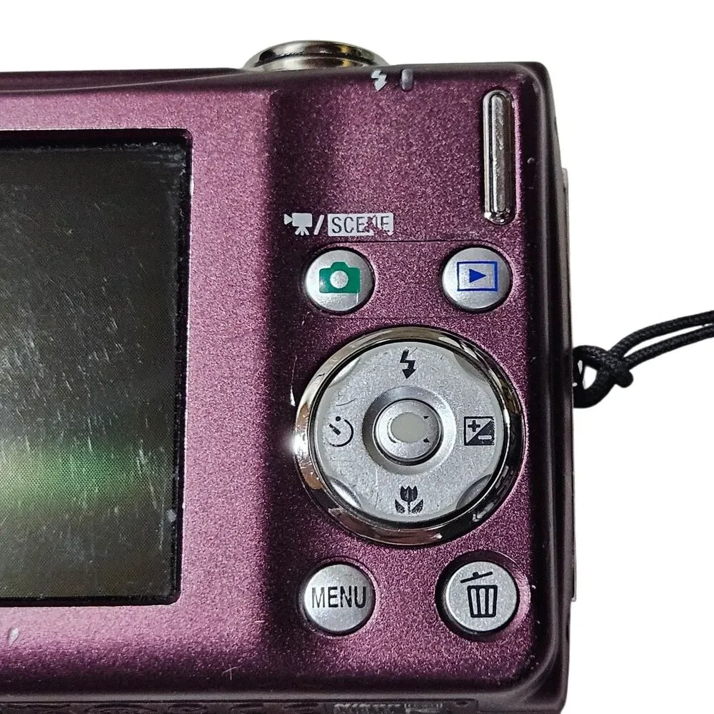 Nikon COOLPIX S220 Pink Digital Camera with Accessories